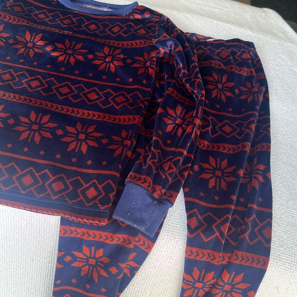 Carters kid velour pajama set
